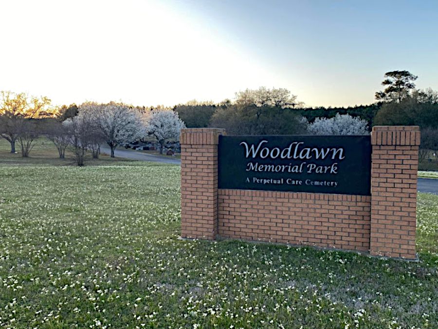 Woodlawn Memorial Park cemetery in Hughes Springs, TX