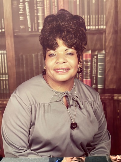 bobbie traylor white